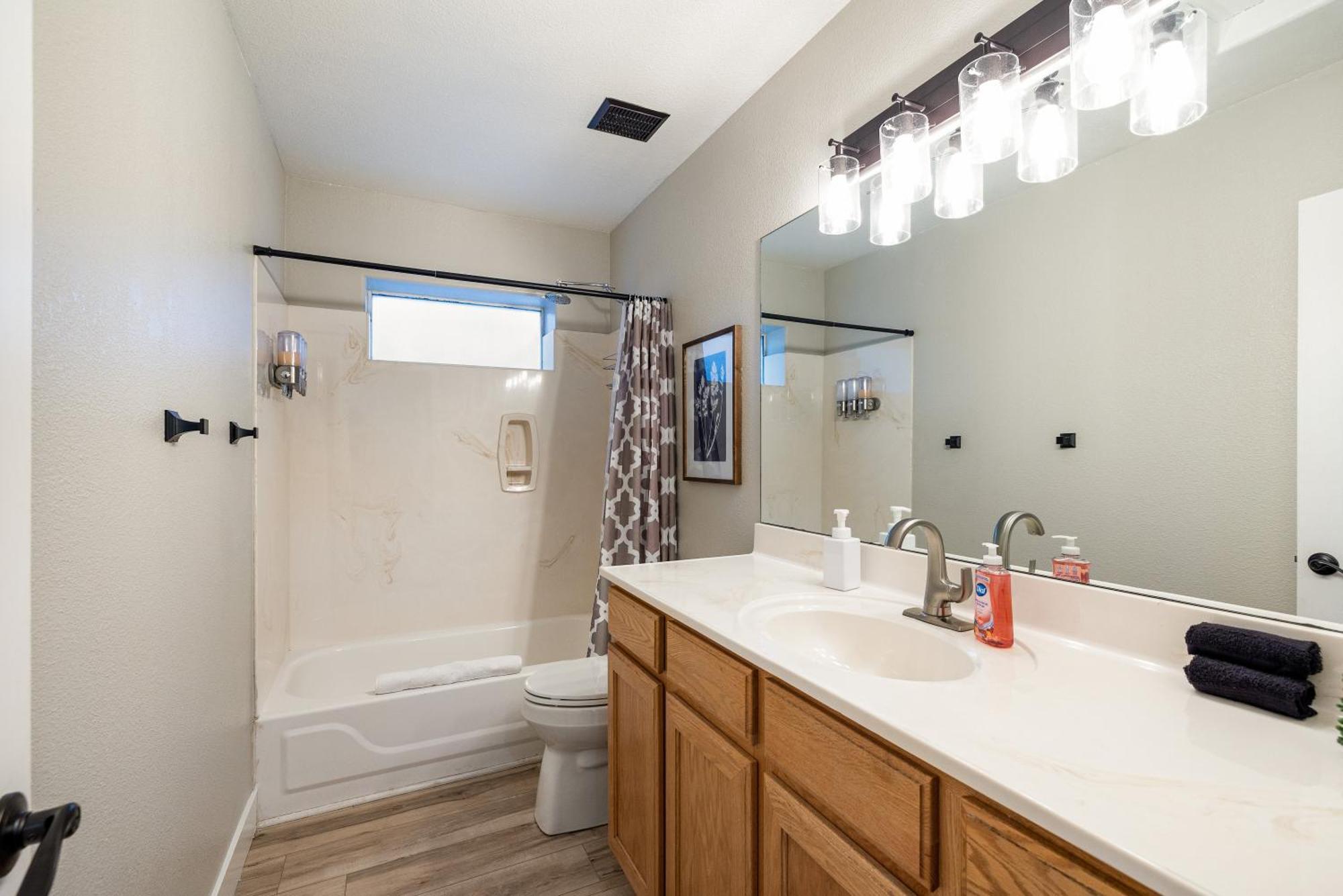 Forest Heights Mountain Views Hot Tub Heated Floors Pizza Oven Holiday home Flagstaff