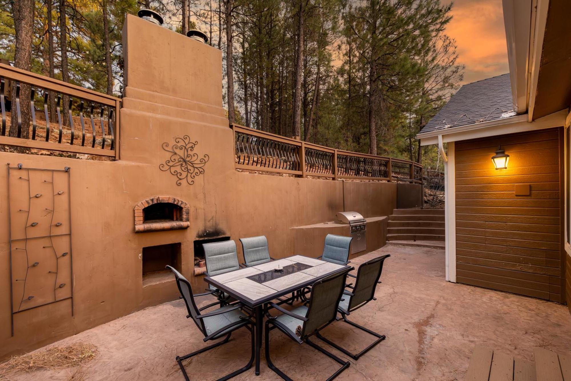 Forest Heights Mountain Views Hot Tub Heated Floors Pizza Oven * Flagstaff