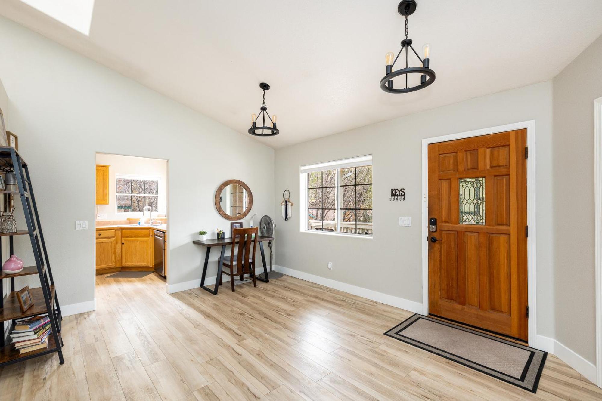 Forest Heights Mountain Views Hot Tub Heated Floors Pizza Oven