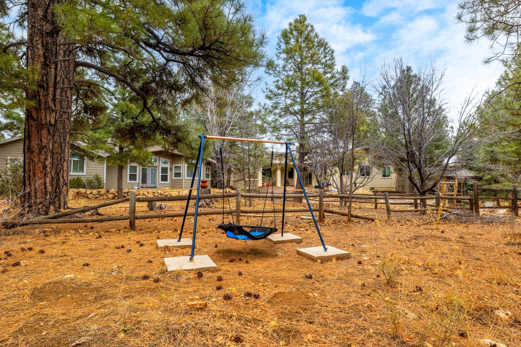 Holiday home Forest Heights Mountain Views Hot Tub Heated Floors Pizza Oven